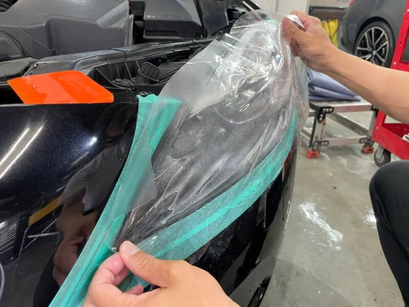ヘッドライトスチーマーの弱点をカバーできるプロテクションフィルム