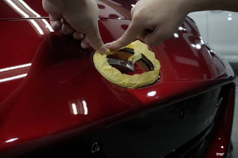 マツダ車のマスキング作業方法