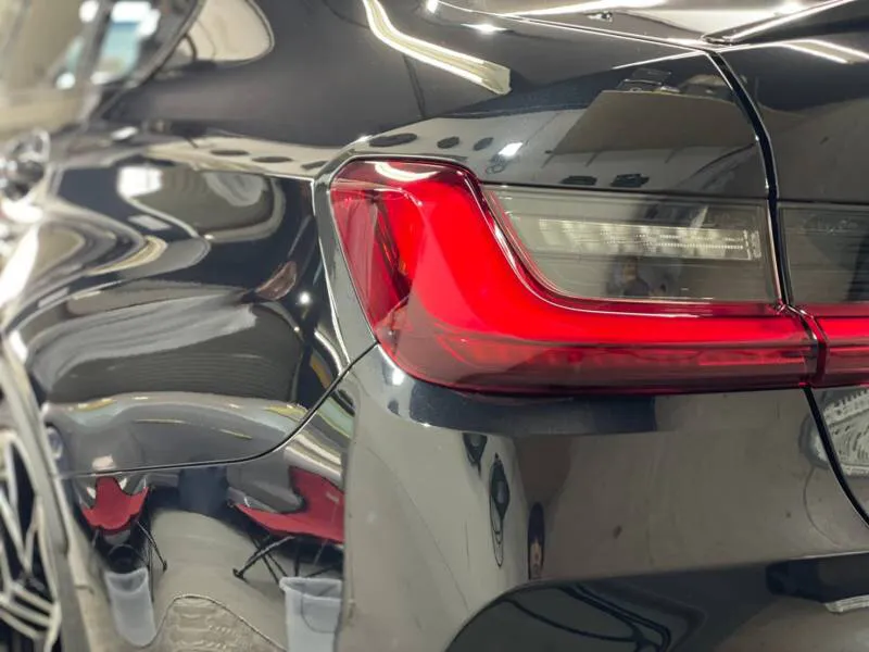 M3の汚染物のない無垢の塗装面の光沢感