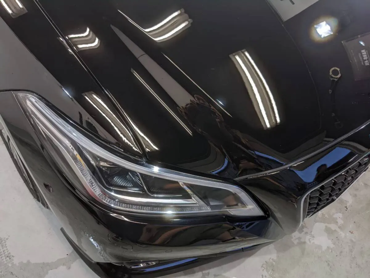 202ブラックのクラウンハイブリッドのコーティング施工料金