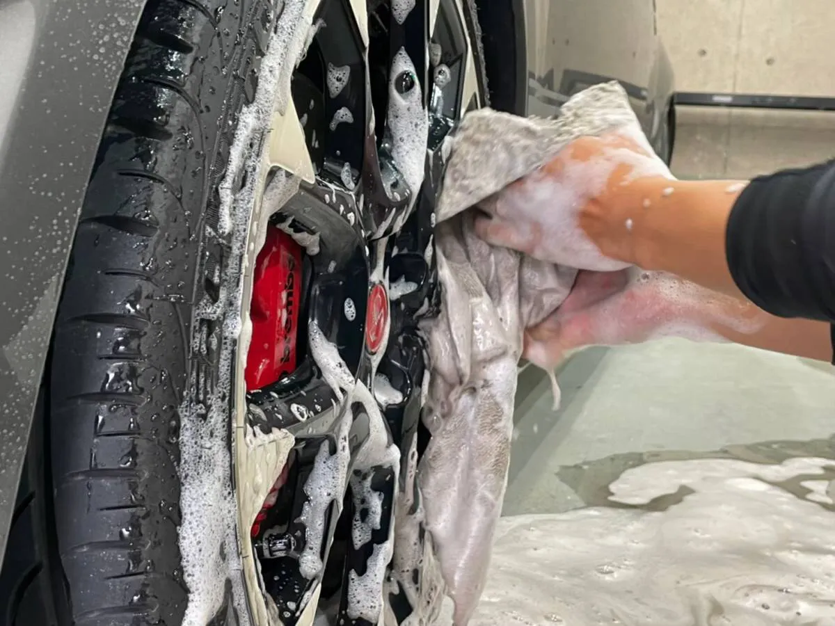 アバルトの足回り洗浄費用