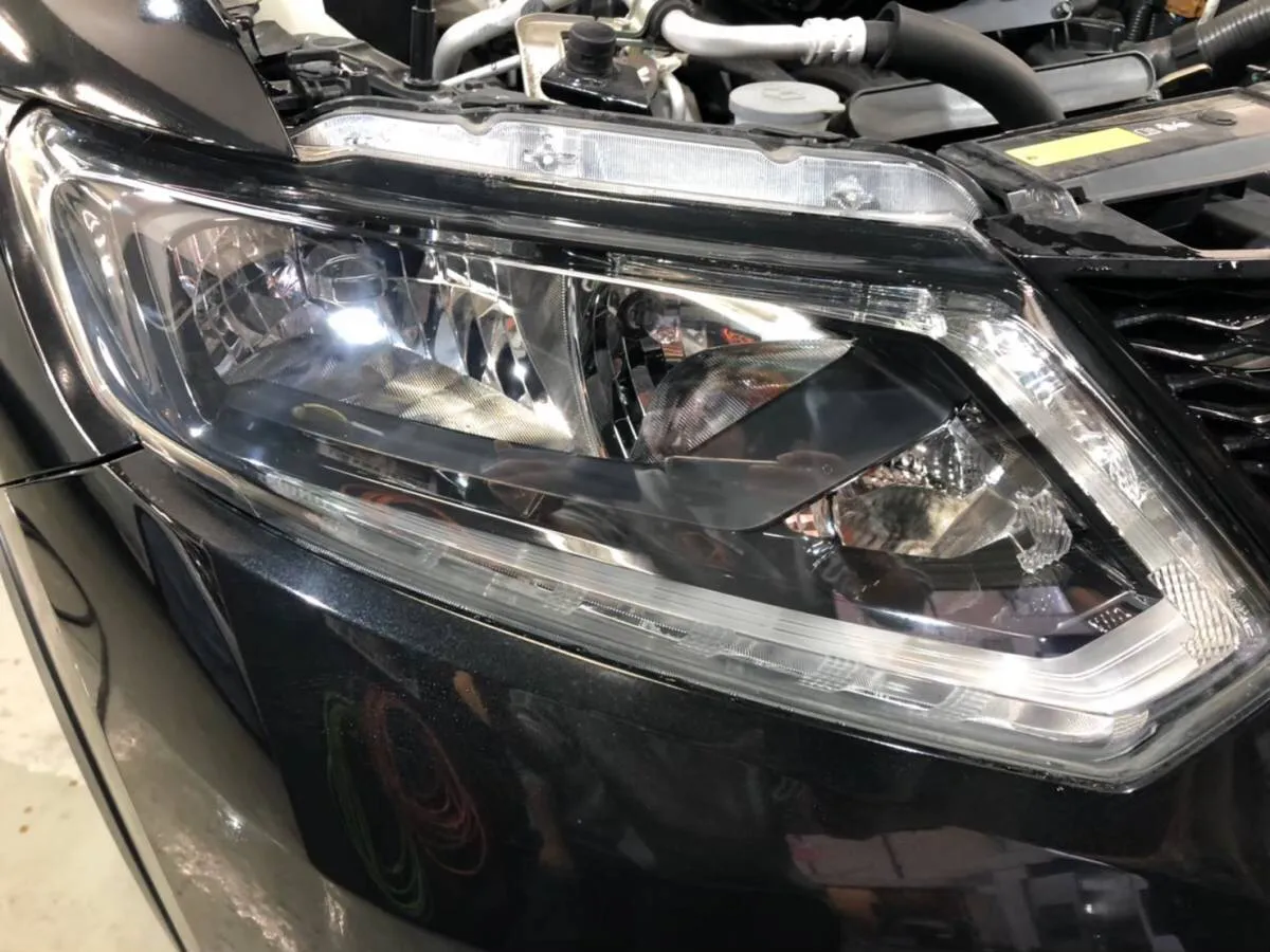 東京のヘッドライトの劣化再生磨き費用