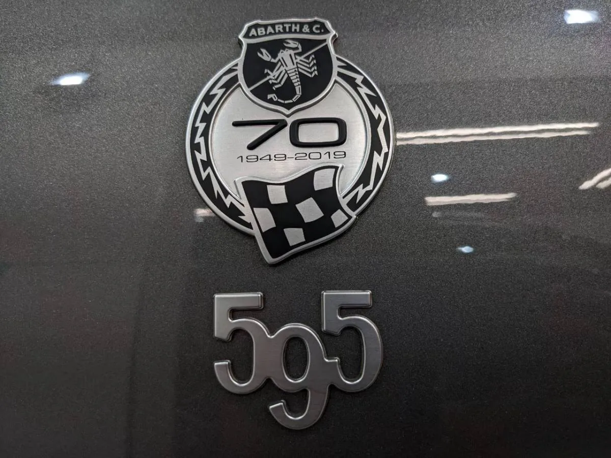 東京のアバルトシリーズ5のガラスコーティング