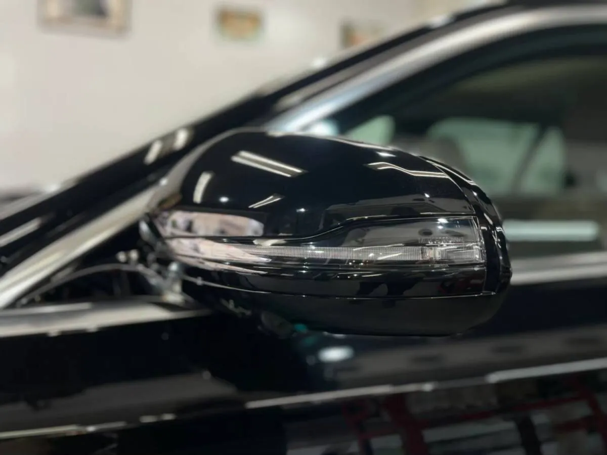 黒い塗装の車専用コーティング