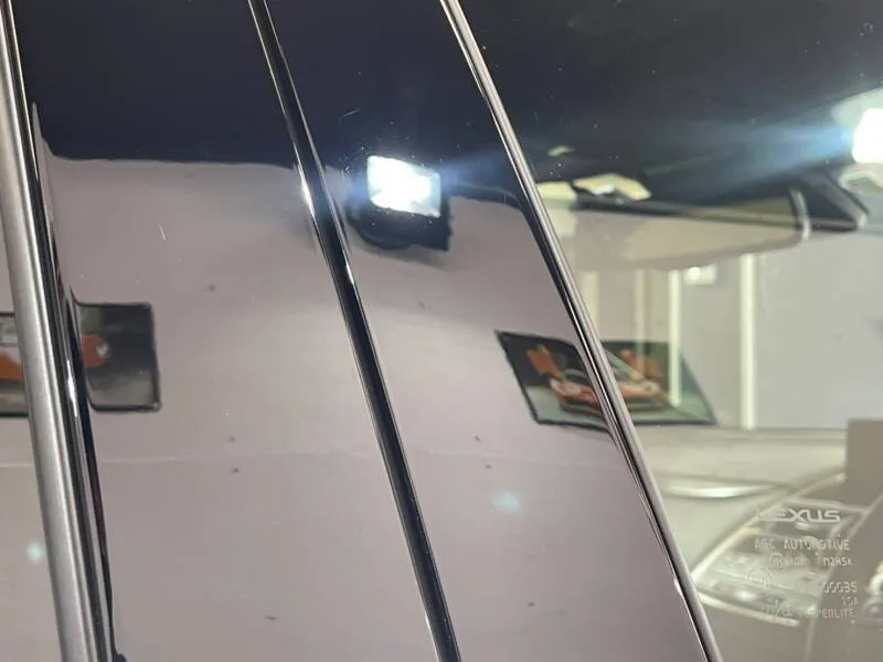 Bピラーのキズをメンテナンスで除去