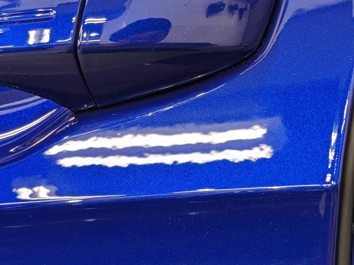 再塗装されたパネルの修正研磨