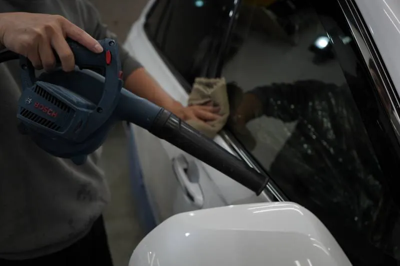 ブロアーを使用した洗車方法