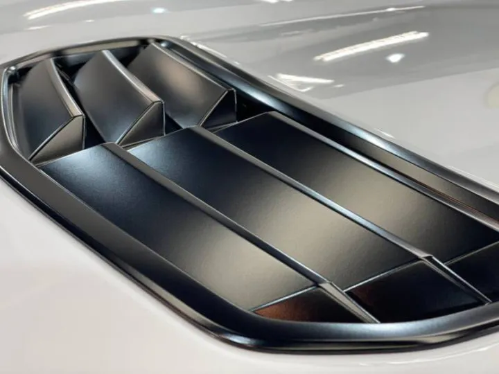 樹脂パーツの色抜け・色褪せを防ぐコーティング