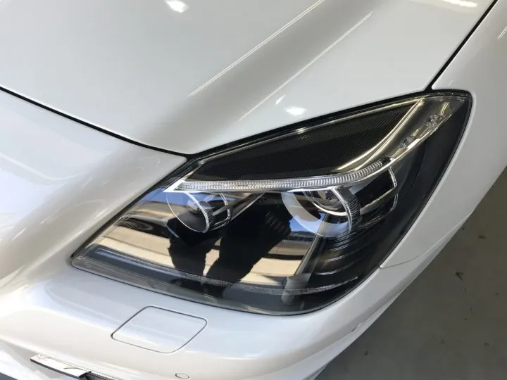 ベンツのヘッドライトの磨き