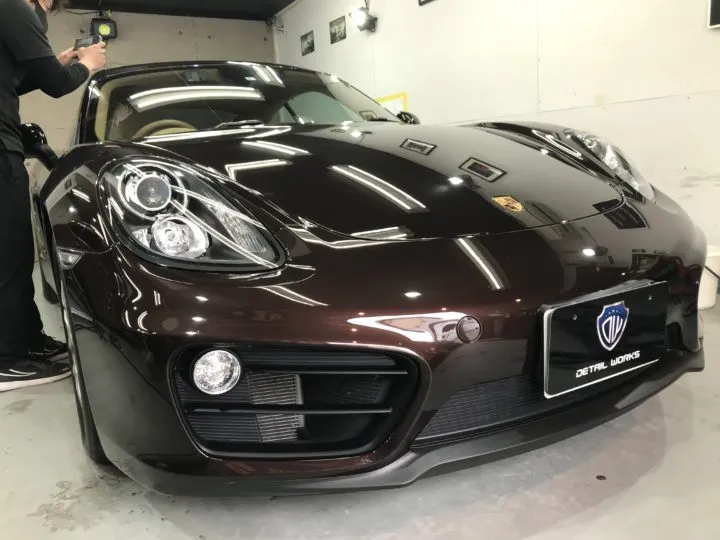 新車のポルシェの柔らかい塗装