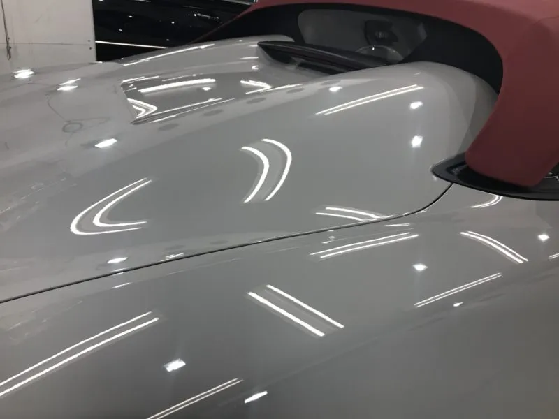 クレヨンは石灰色