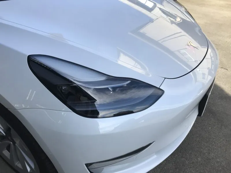 東京でテスラモデル3のヘッドライトPPF施工