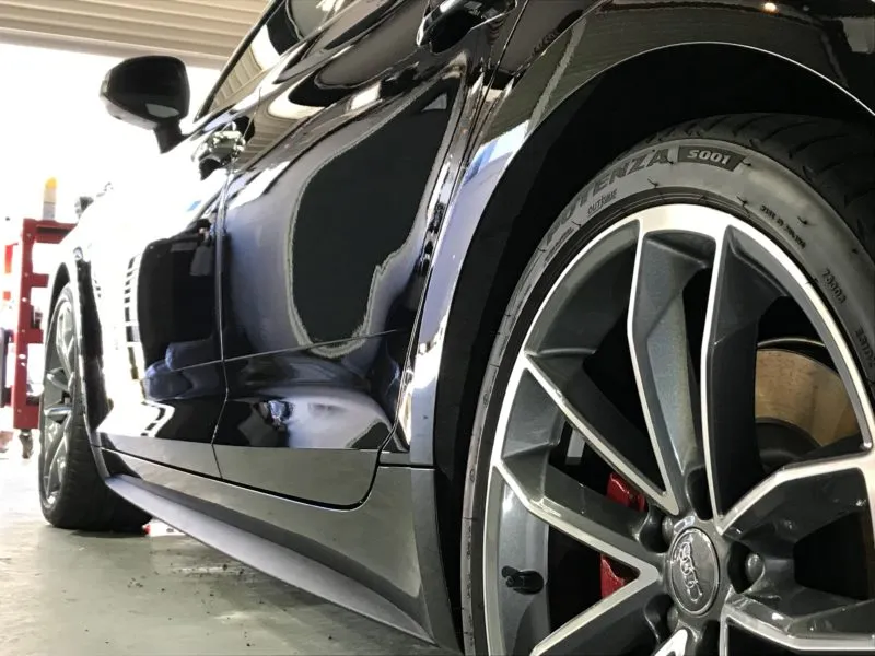 自然光を美しく反射するアウディS5