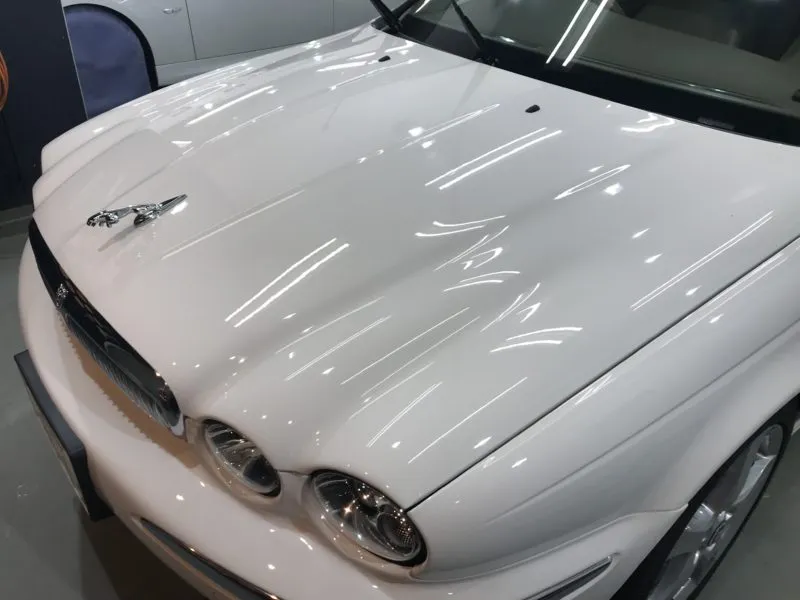 JAGUAR Xタイプ、シルバーの艶