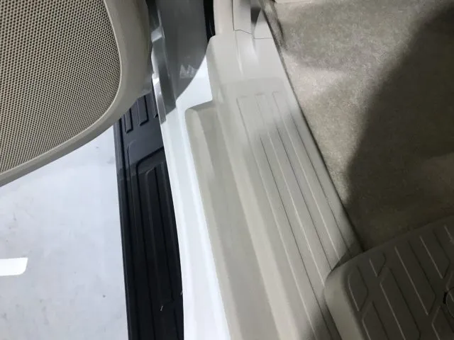 ドアステップへのプロテクションフィルム施工