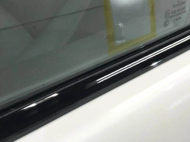 BMWウインドーモールをイノゼテックフィルム仕様