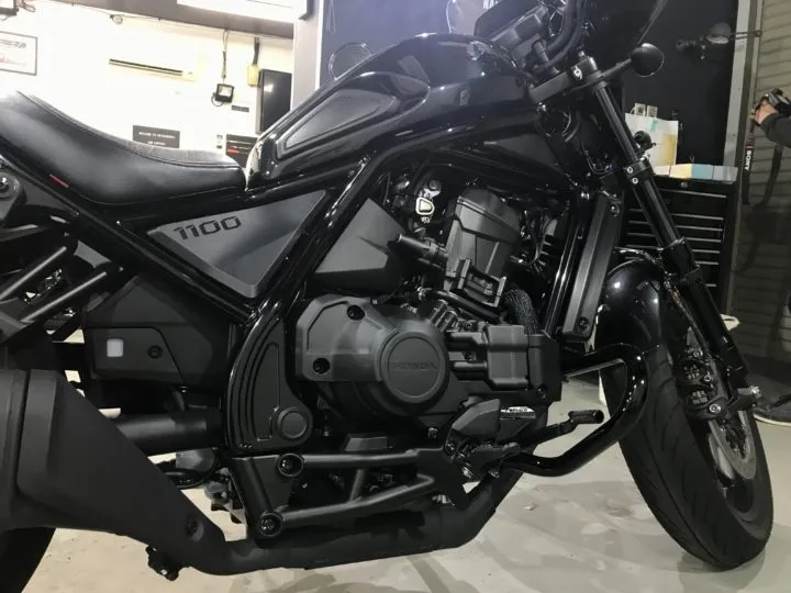 レブル1100のコーティングエンジン周り