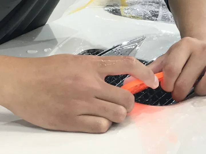 メルセデスベンツSLのボンネットへフィルム加工