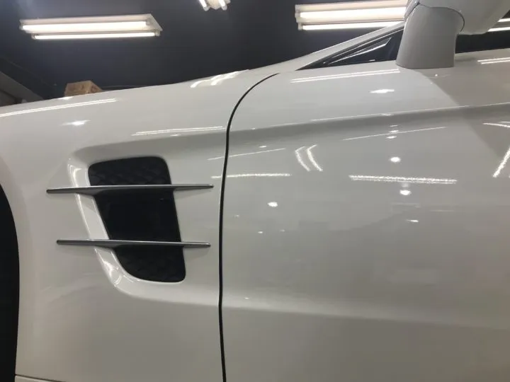 色差プロテクションフィルムの未施工部との色差