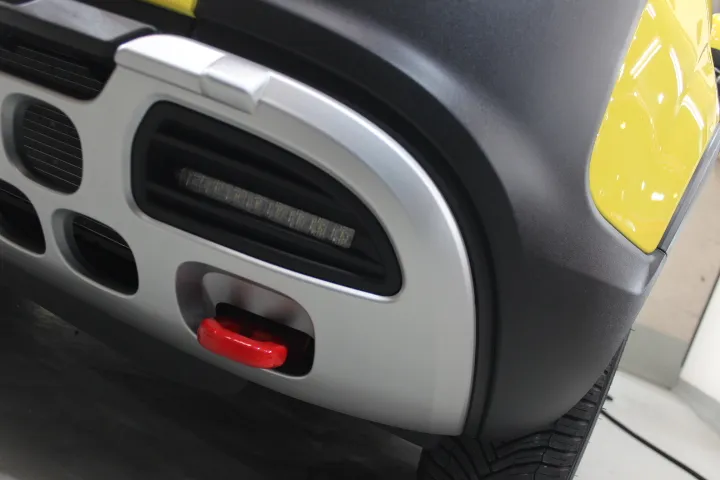 フィアットの金属製アンダーガード