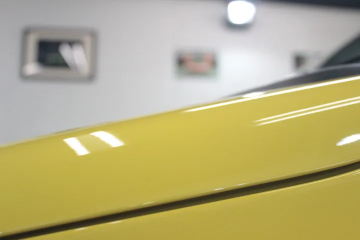 磨きで平滑になった塗装