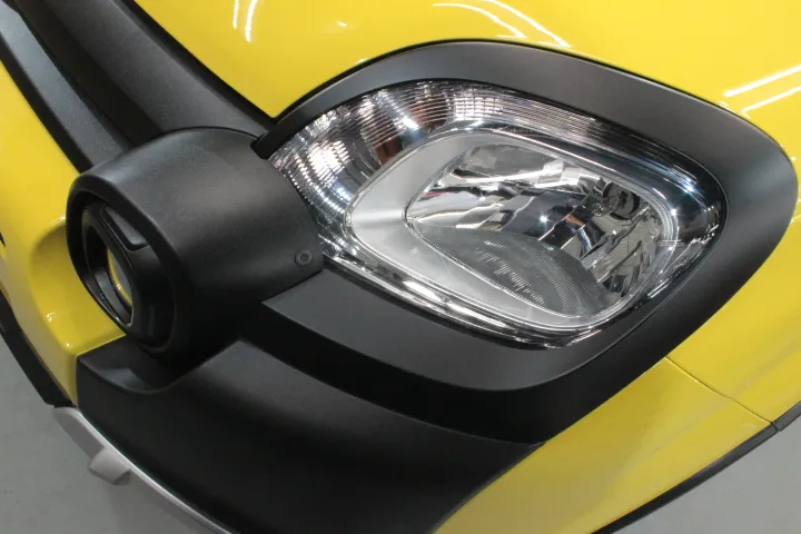 パンダクロスのヘッドライトベゼル