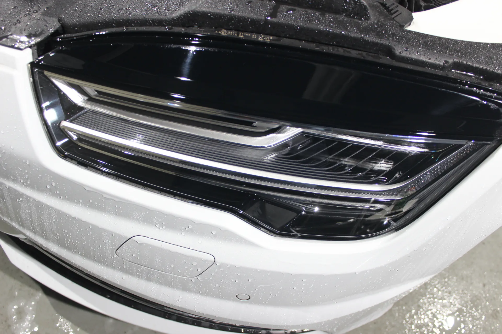 カラープロテクションフィルムの下地処理