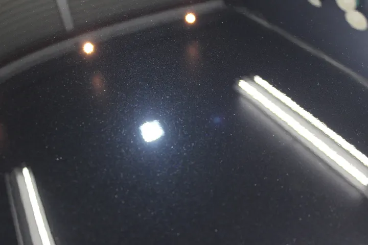 ボンネットフードのメタリック