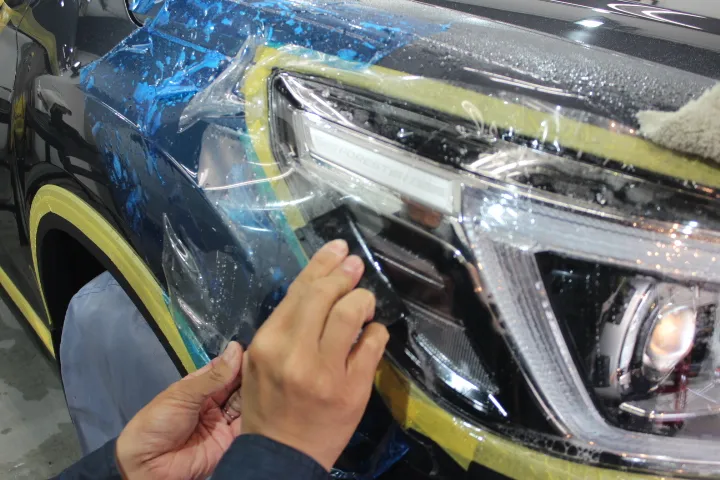 ヘッドライトプロテクションフィルム専門店