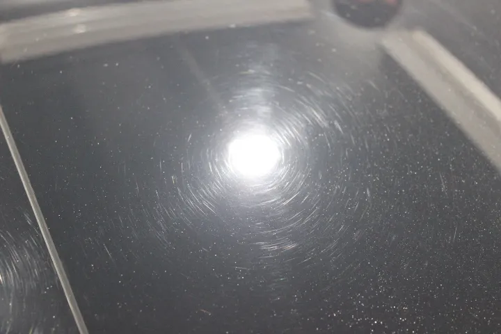 車が色褪せて見える原因とは?