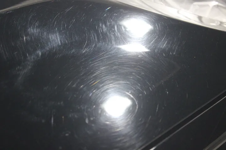 黒い車の傷の消し方