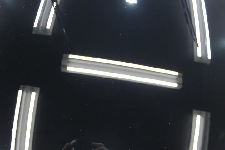 最適な磨きを終えたボンネット