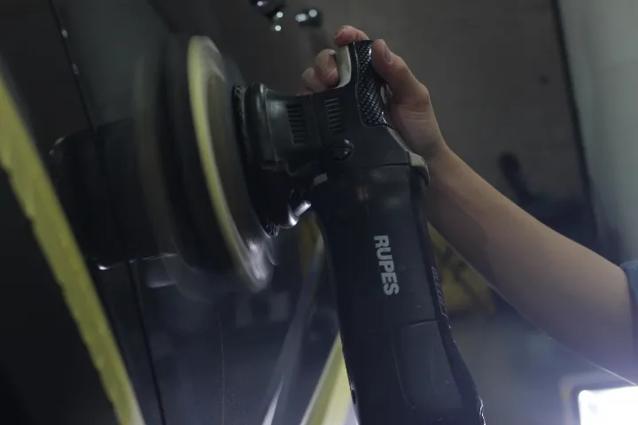 超微粒子コンパウンドとバフとrupes