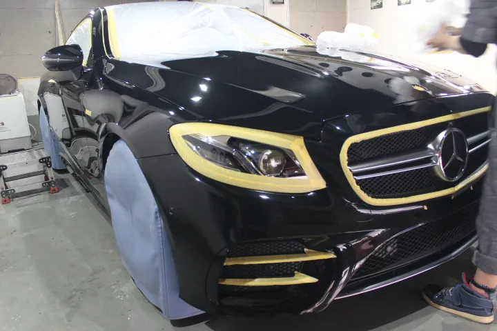 E53の磨き前のマスキング