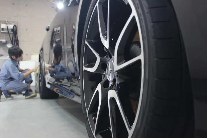 硬化型ホイールコーティングの施工方法