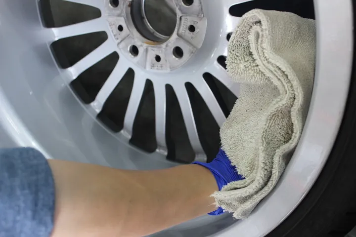 ホイールの固着汚れの洗浄方法