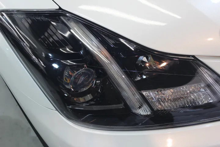 ヘッドライトスチーマーとプロテクションフィルムの同時施工が出来る東京でおすすめの有名店