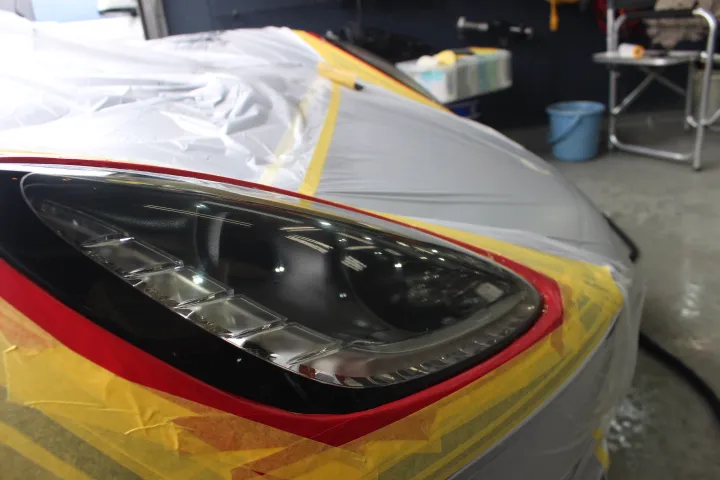 ロータスエリーゼのヘッドライト磨きが出来る東京のカーコーティング専門店