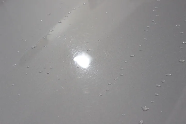 マジェスタのシルバー色に見る塗装面のスクラッチ