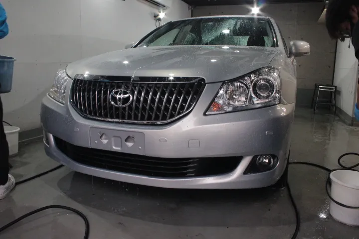 クラウンマジェスタのコーティングができる東京の車磨き専門店