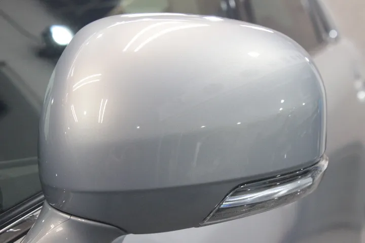 ミラーカバーの艶が復元ができる東京のカーコーティング専門店