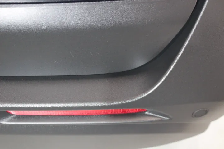 RAV4の樹脂パーツ徹底洗浄の東京のコーティング専門店