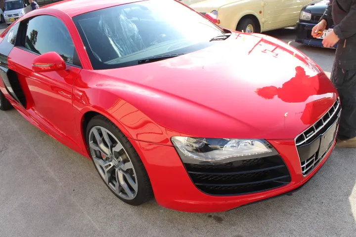 R8を太陽光で確認