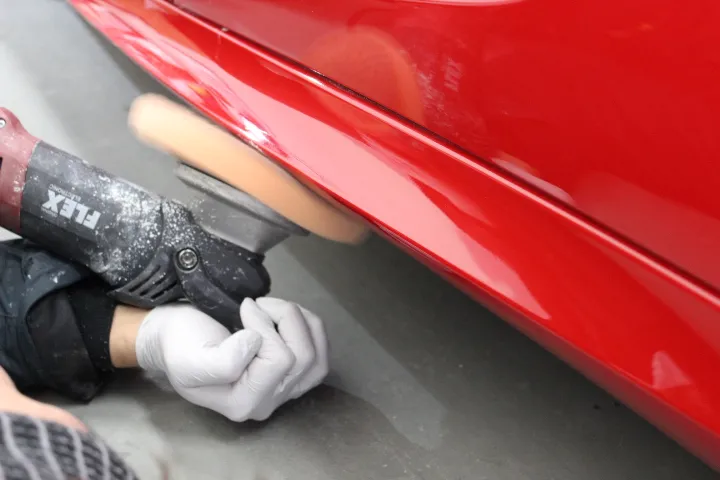 R8のコーティング前の磨き