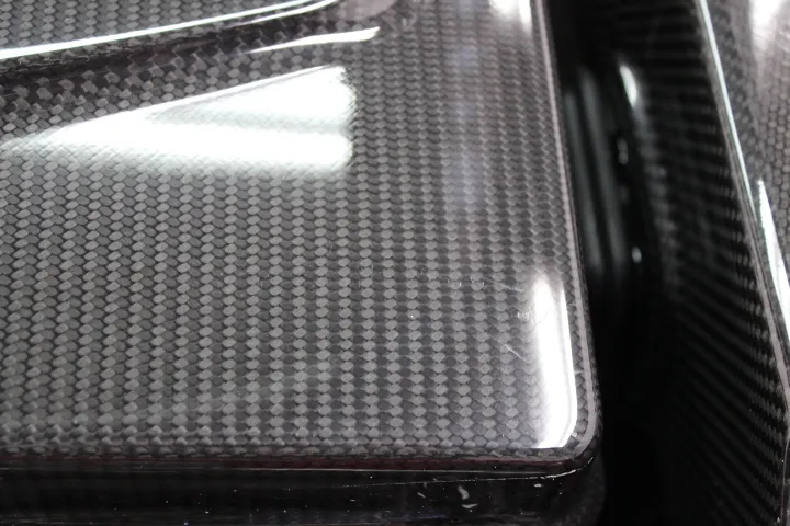 R8のエンジンルームの磨き