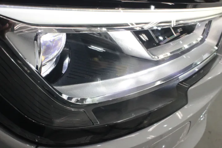 ヘッドライト点灯時のギラギラの修理