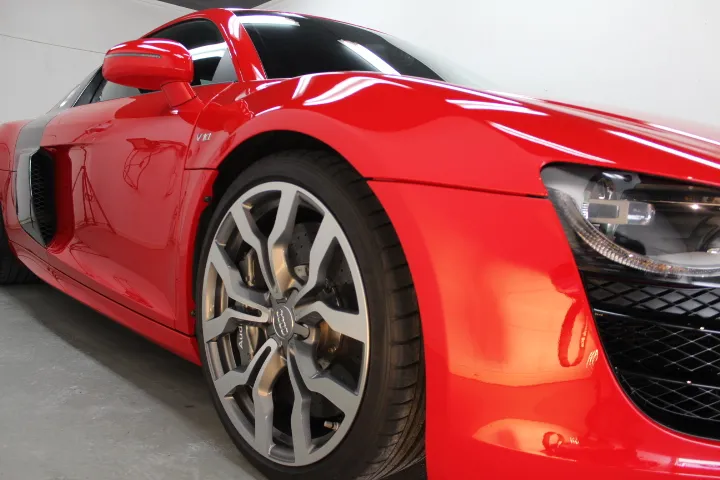 アウディR8のカーコーティング