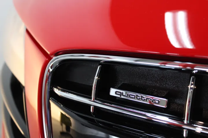 「ミドシップ+クワトロシステム」のパッケージング