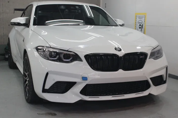 東京のBMWM2コンペティションのサーキット走行