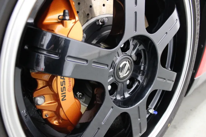GTRのレイズ製アルミ軽量鍛造ホイール